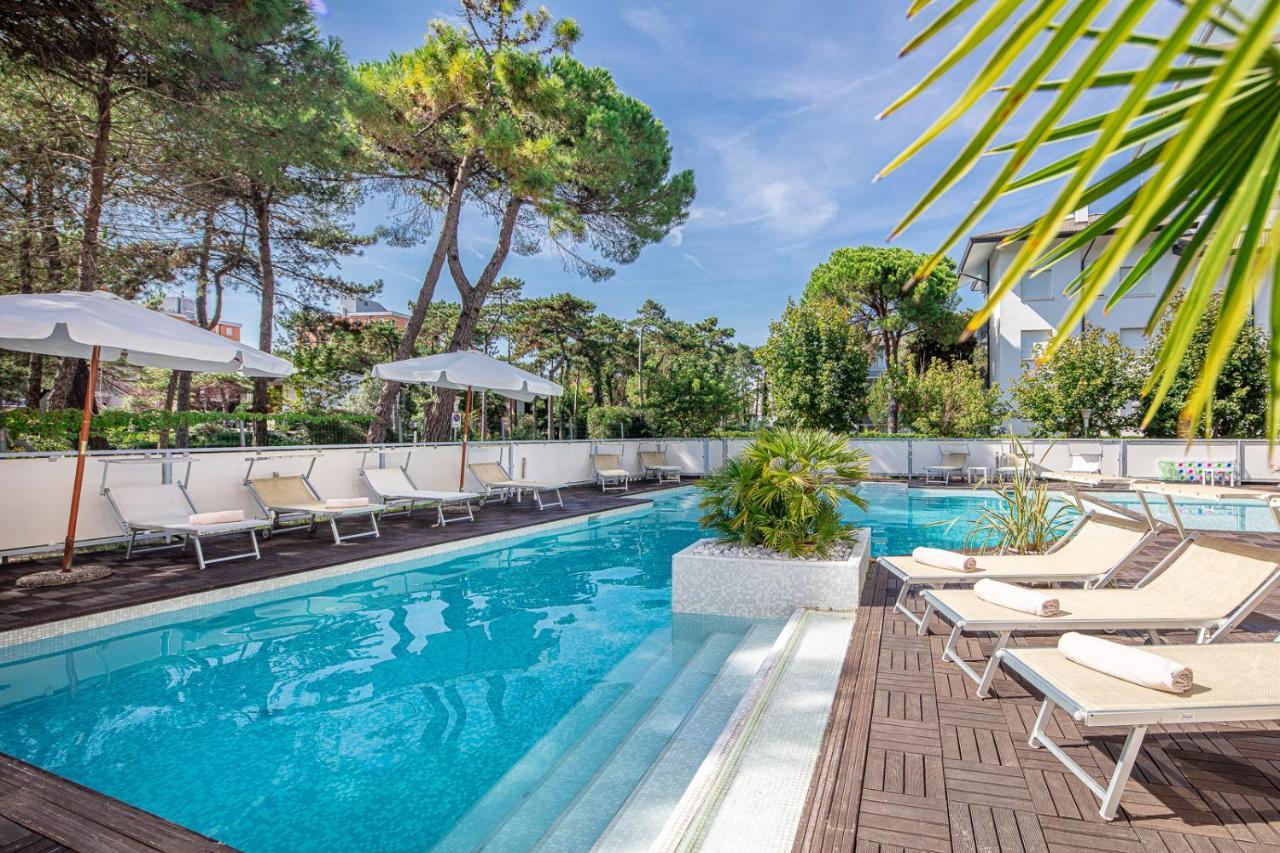 Hotel Rex Lignano Sabbiadoro Buitenkant foto