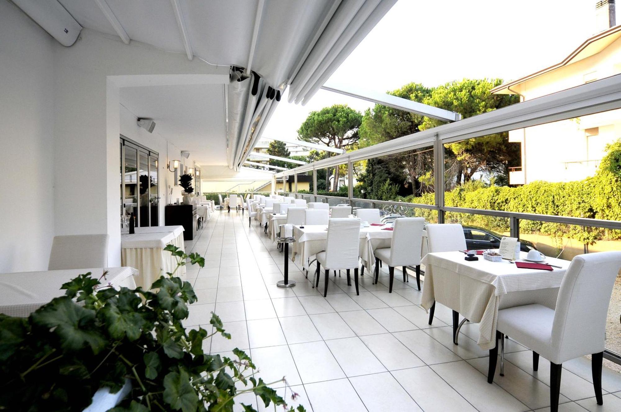 Hotel Rex Lignano Sabbiadoro Buitenkant foto