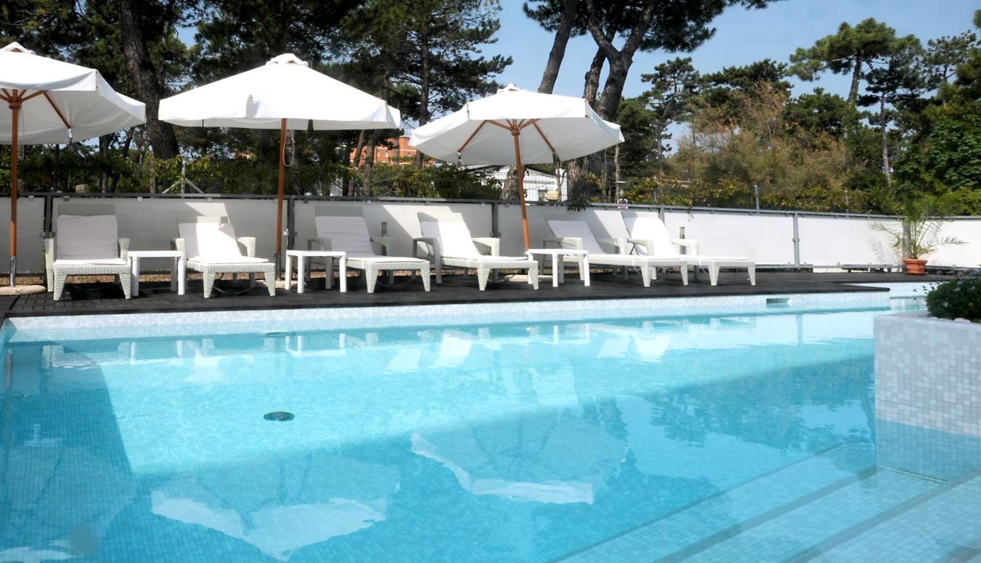 Hotel Rex Lignano Sabbiadoro Buitenkant foto