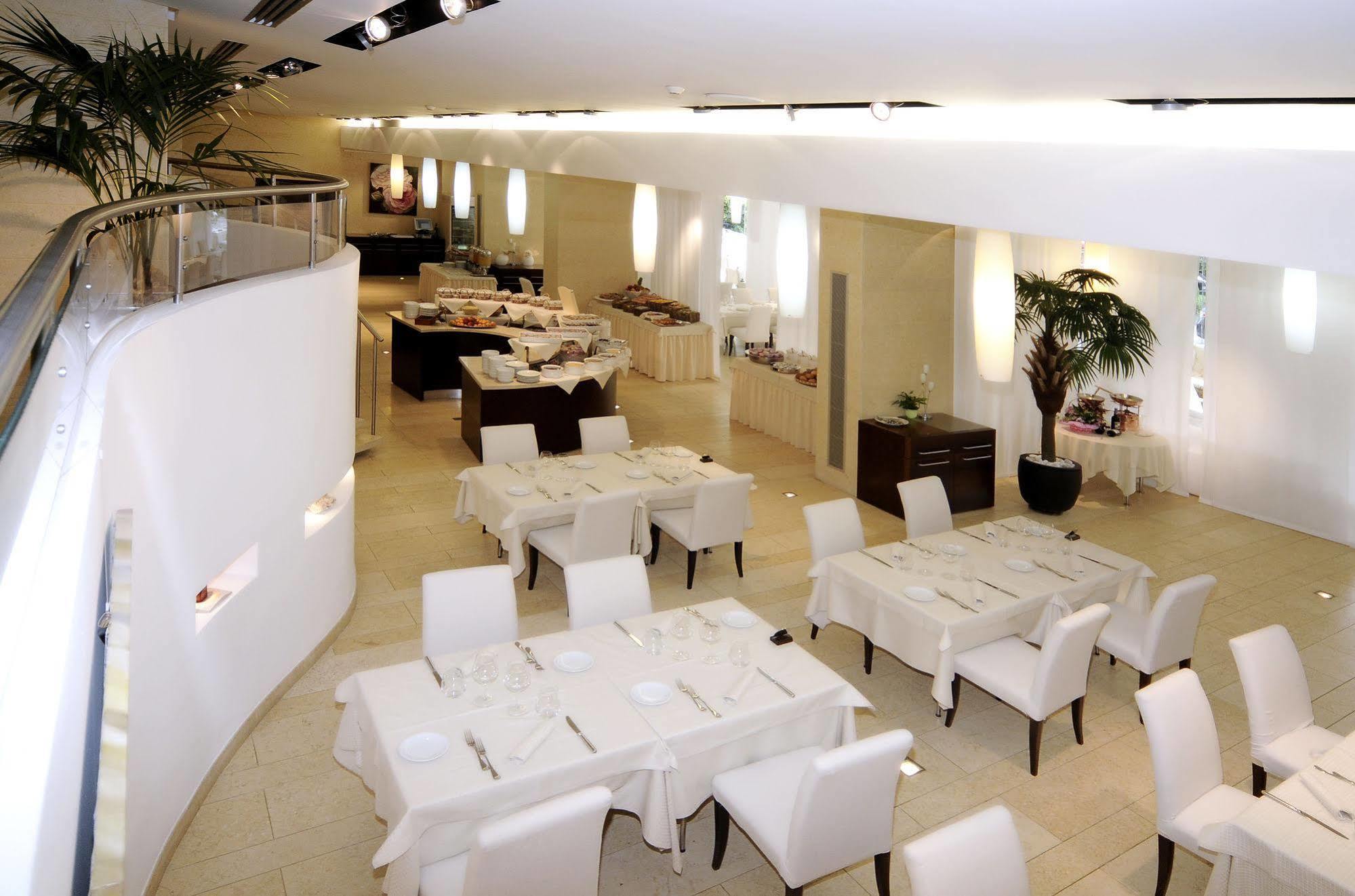 Hotel Rex Lignano Sabbiadoro Buitenkant foto