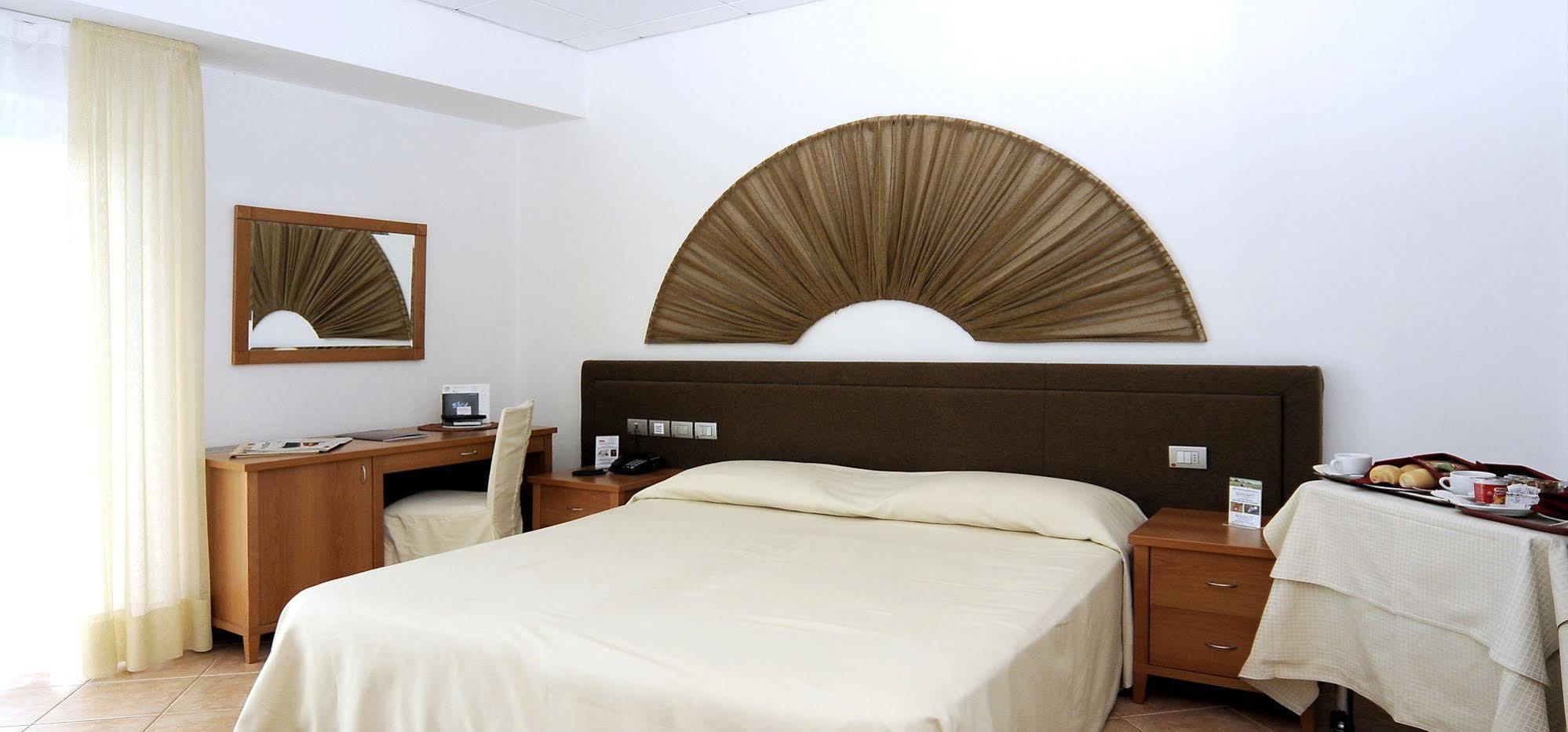 Hotel Rex Lignano Sabbiadoro Buitenkant foto