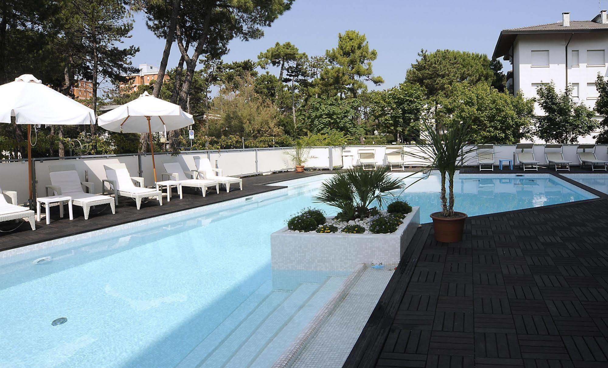Hotel Rex Lignano Sabbiadoro Buitenkant foto