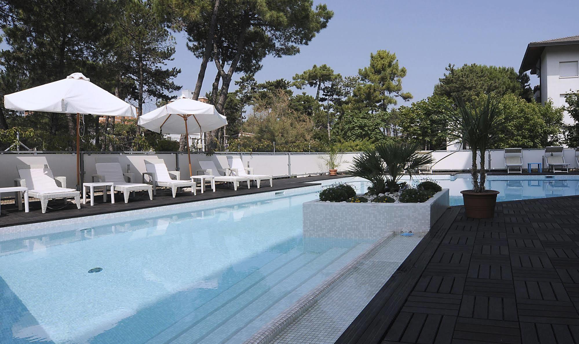 Hotel Rex Lignano Sabbiadoro Buitenkant foto